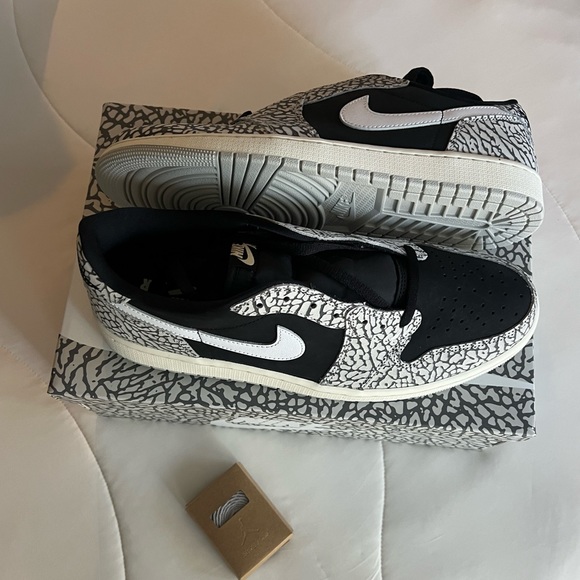 Nike Air Jordan 1 Low OG size 12 - Picture 2 of 5